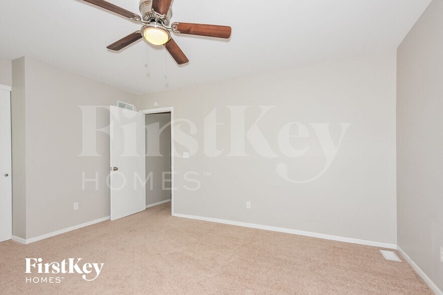 Building Photo - 78 Fawn Oaks Dr