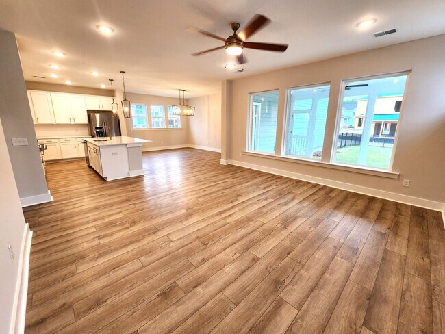 Building Photo - Gorgeous 4 bedroom home in Point Hope - Ch...
