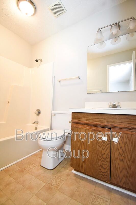 Building Photo - 6817 Sugarbin Ln