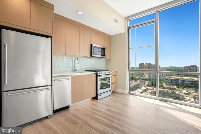 Building Photo - 930 Rose Ave