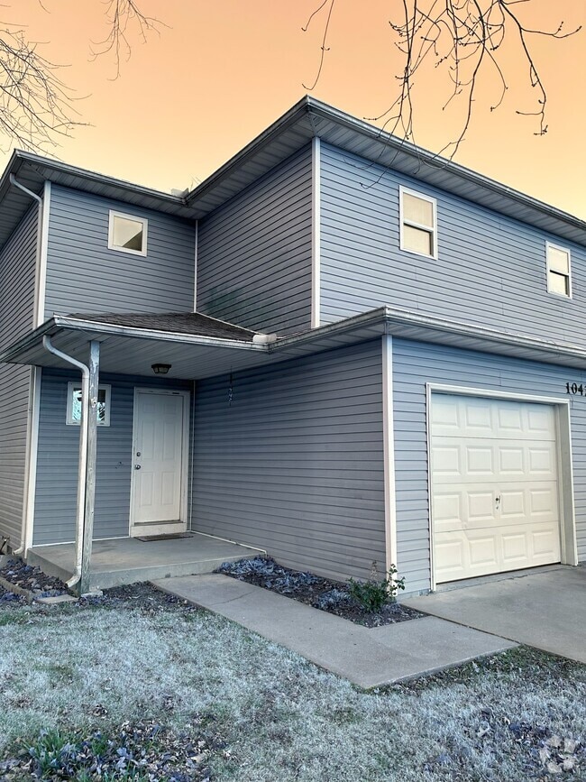 Building Photo - 1042 Baxter St