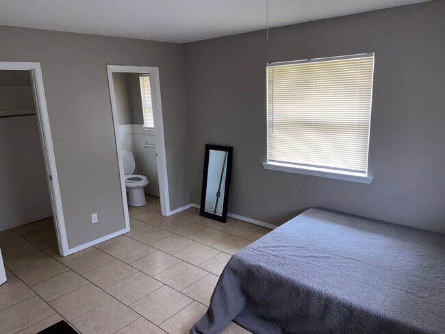 Building Photo - Ada, OK