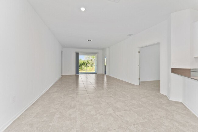 Building Photo - 860 Daring Dr