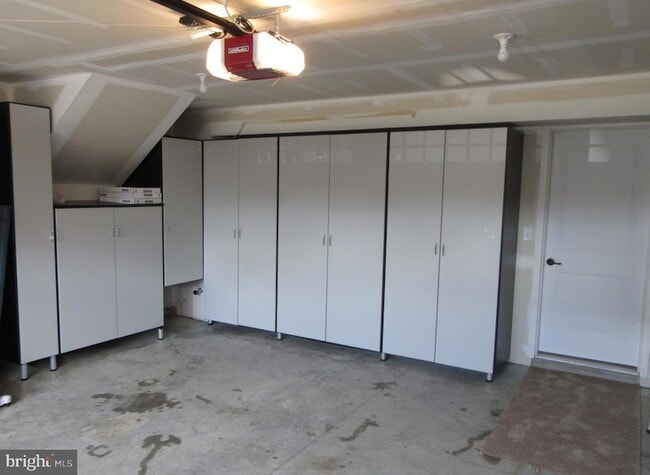 Building Photo - 1204 Madison Ln