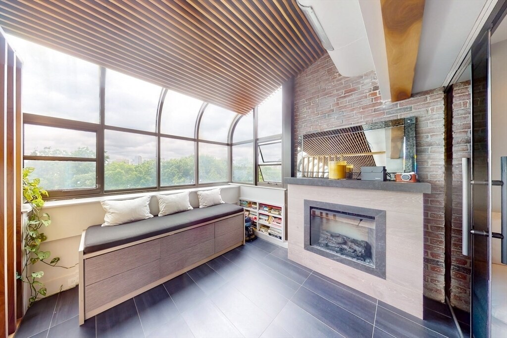 Building Photo - 265 Beacon St