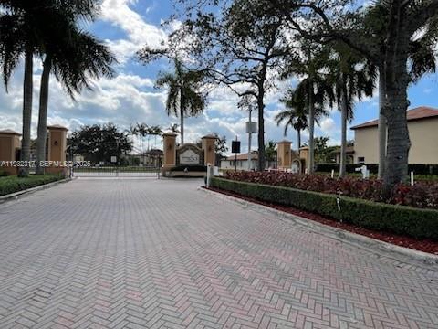 Building Photo - 2173 SE 2nd St