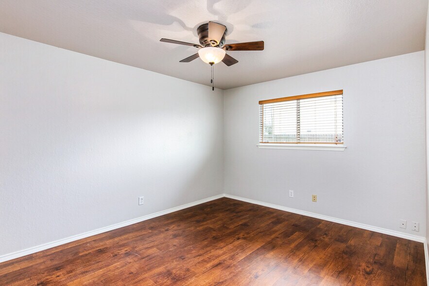 Master BR - 7902 Morning Grove