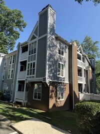 Building Photo - 2516 Cranbrook Ln