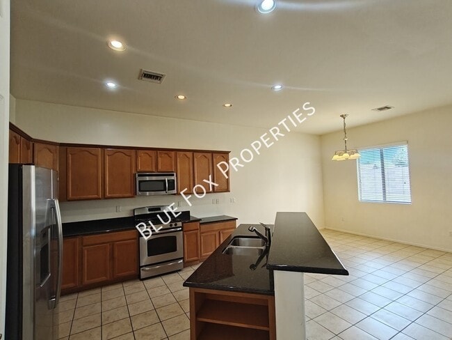 Building Photo - 324 N Oak Tree Canyon Loop
