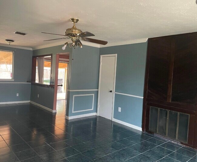Building Photo - 10751 Corona Ln
