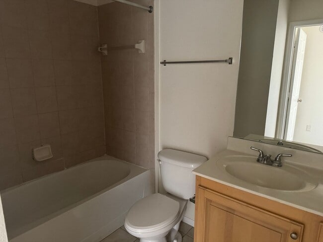 Building Photo - Nautilus Cove 2 Bedroom 2 Bath