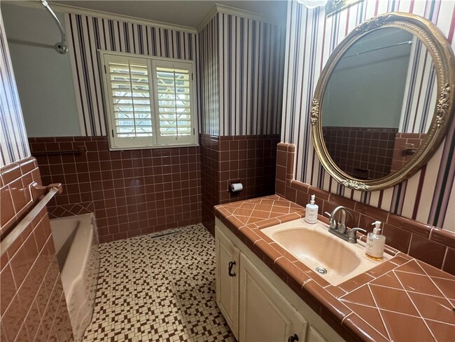 Building Photo - 1505 S Mt Olive St