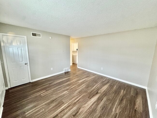 Building Photo - 3940 Schoolfield Rd