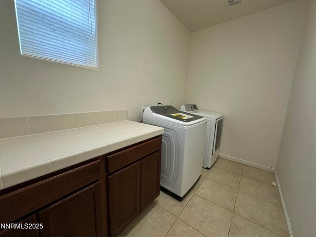 Building Photo - Immaculate Toll Brothers home