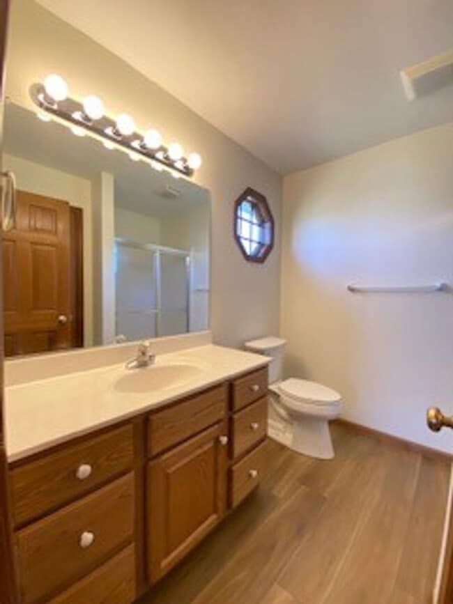 Building Photo - 3 Bedroom/2 Bathroom Home in the Gardens!