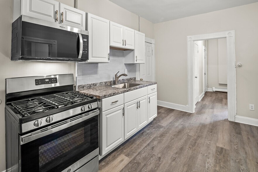 Building Photo - 202 N 1st St