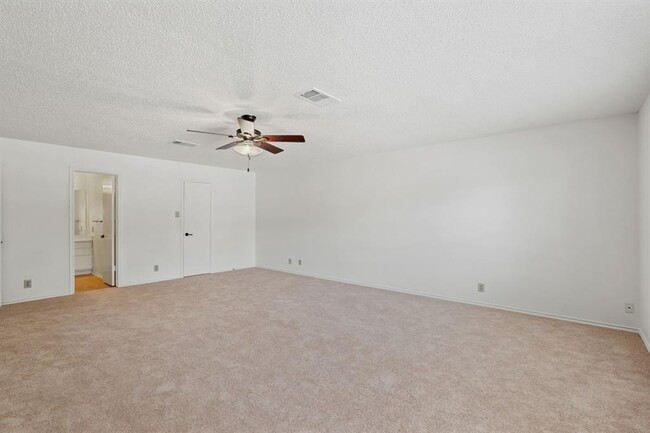 Building Photo - 1402 Comfort St