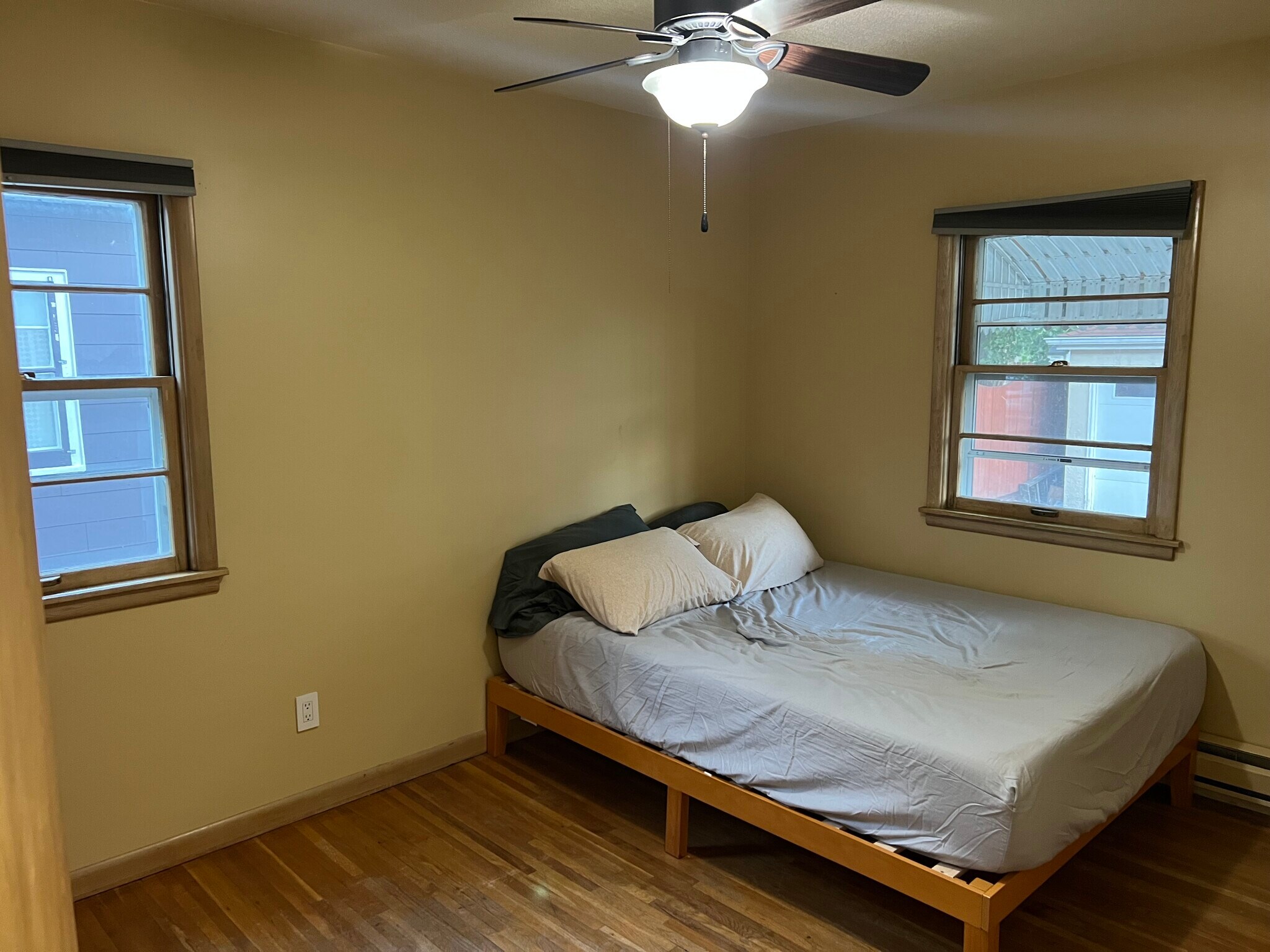 Bed 2 - 2327 University Ave