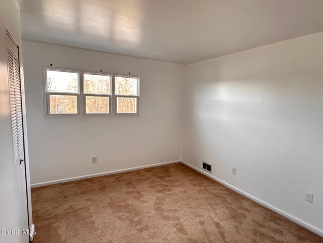 Building Photo - 54 Northern Dr