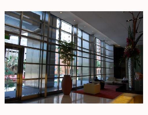 Building Photo - 1425 Brickell Ave