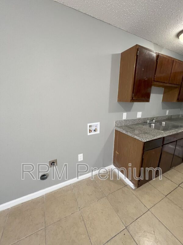 Building Photo - 5149 Baker Blvd