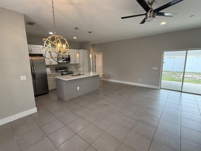 Building Photo - 105 Zinnia Ln