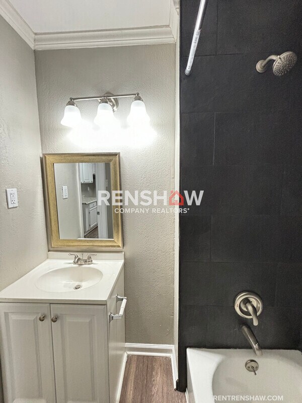 Building Photo - 1272 Semmes St