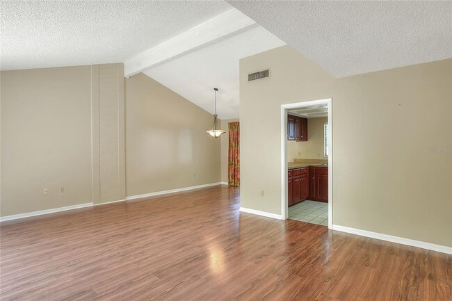 Building Photo - 3988 Oak Loop