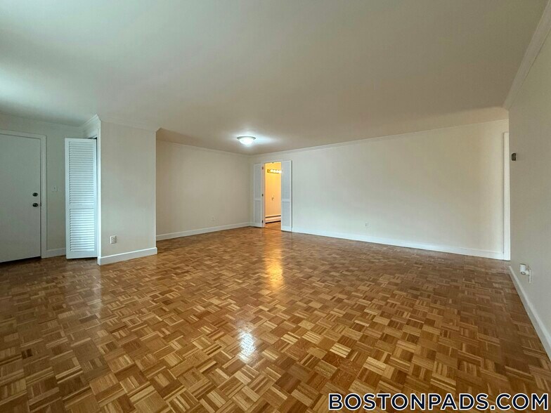 Building Photo - 32 Worthen Rd