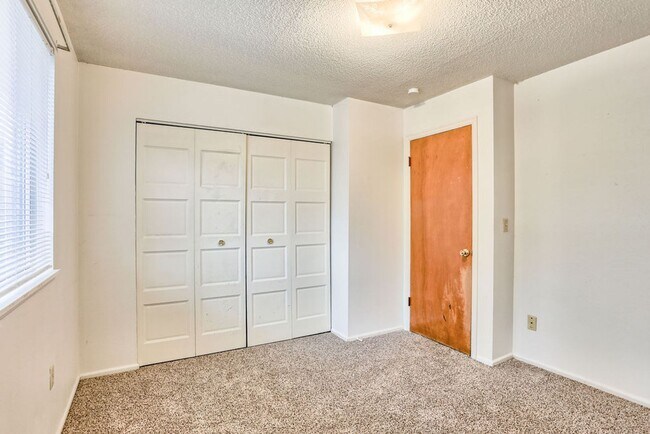 Building Photo - 836 Winchester Dr