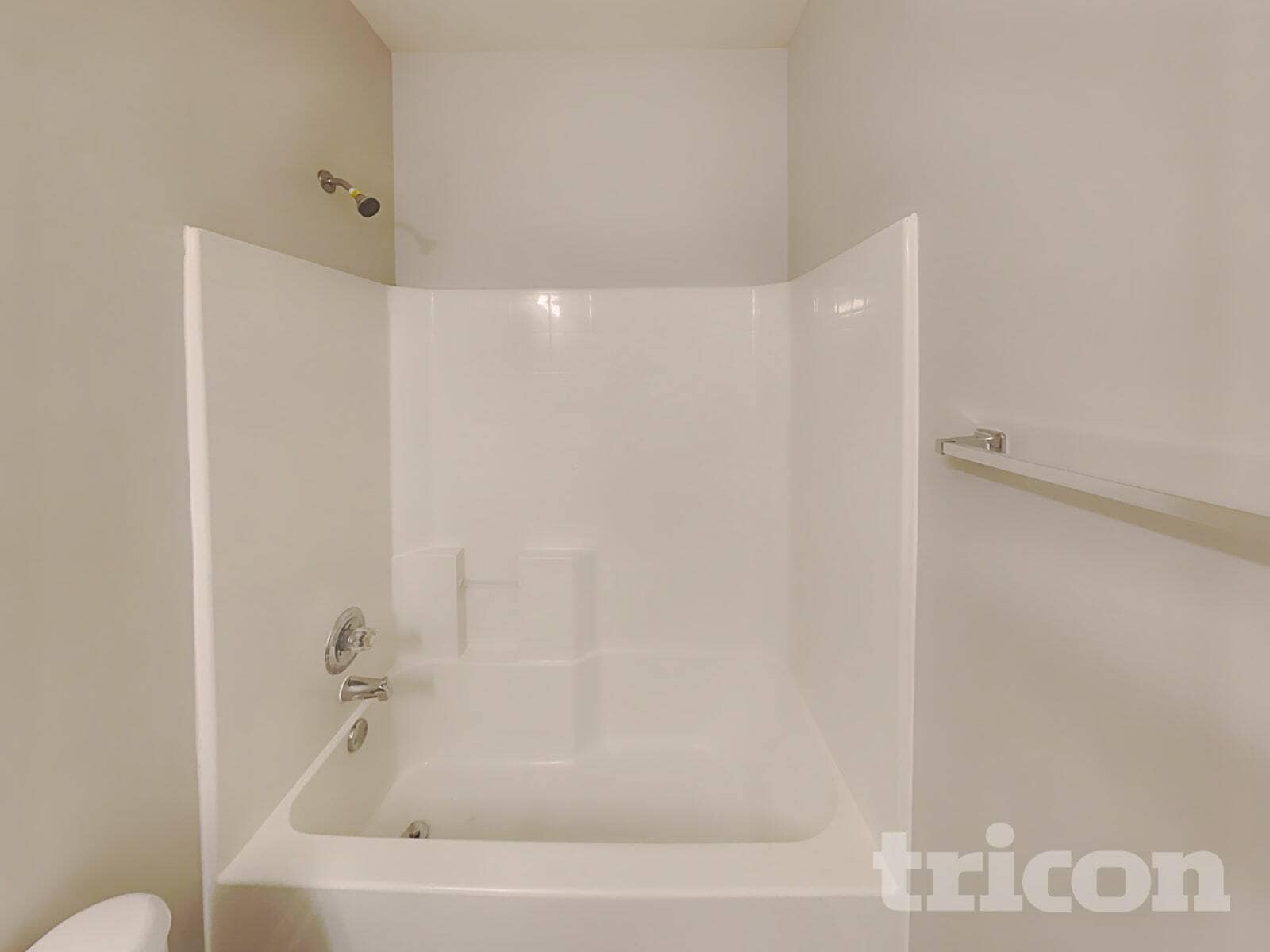 Building Photo - 654 Ivy Chase Loop