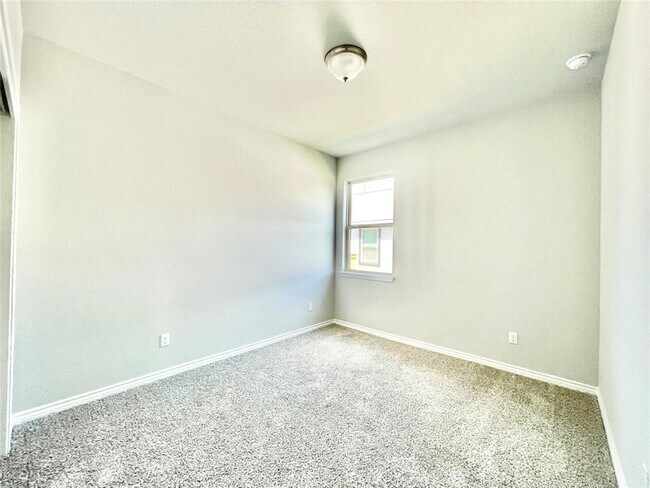 Building Photo - 2929 Sage Ranch Dr