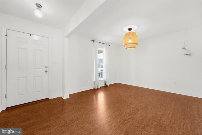 Building Photo - 105 N Yeingst Dr