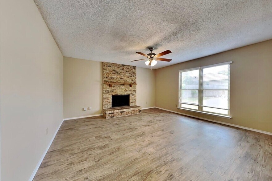 Building Photo - 2614 Remmington Dr
