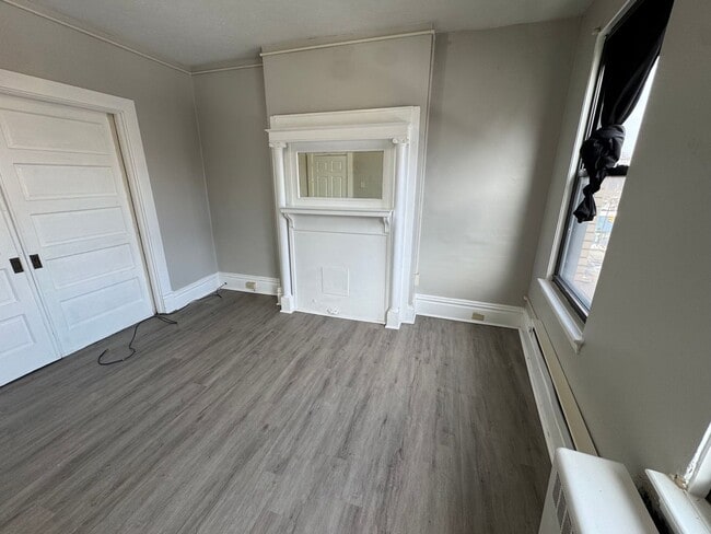 Building Photo - 810 Amity St