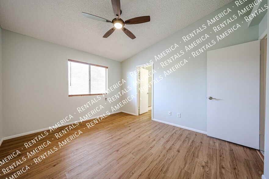 Building Photo - 3103 E Villa Rita Dr