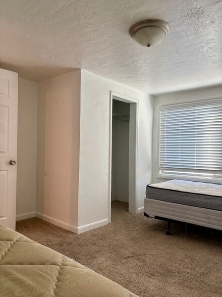 Building Photo - 150 E 200 S