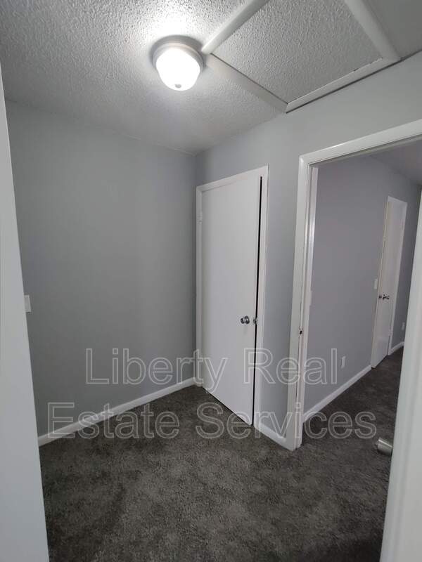 Building Photo - 107 Gilbert St