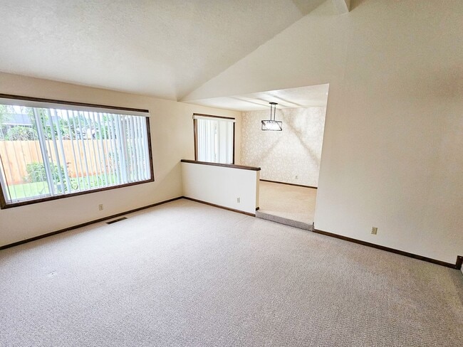Building Photo - 3642 Meadow Park Loop NE
