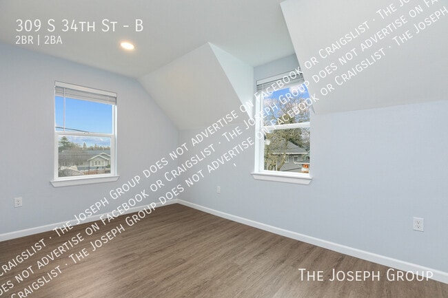 Building Photo - 309 S 34th St