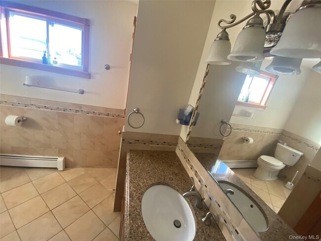 Building Photo - 732 3rd St