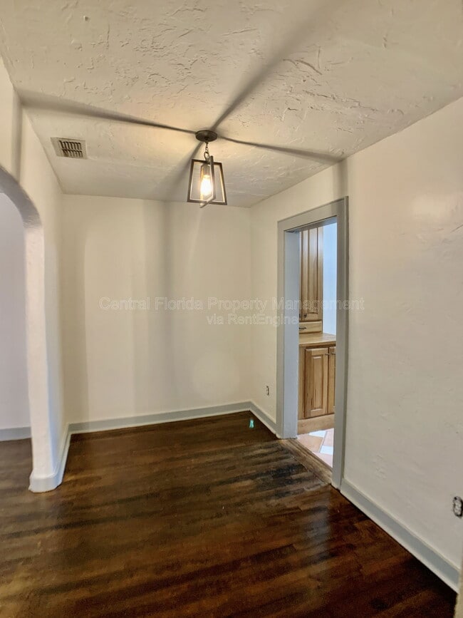 Building Photo - 1235 Virginia Dr