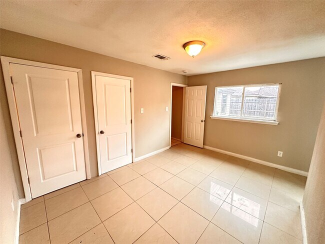 Building Photo - 1209 Glenn Ave