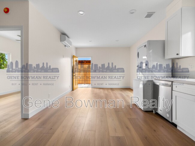 Building Photo - 1137 East 5th Street