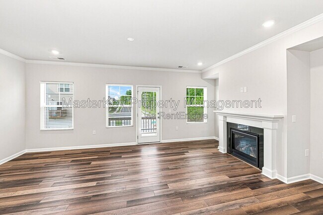 Building Photo - 3001 Brellon Ln