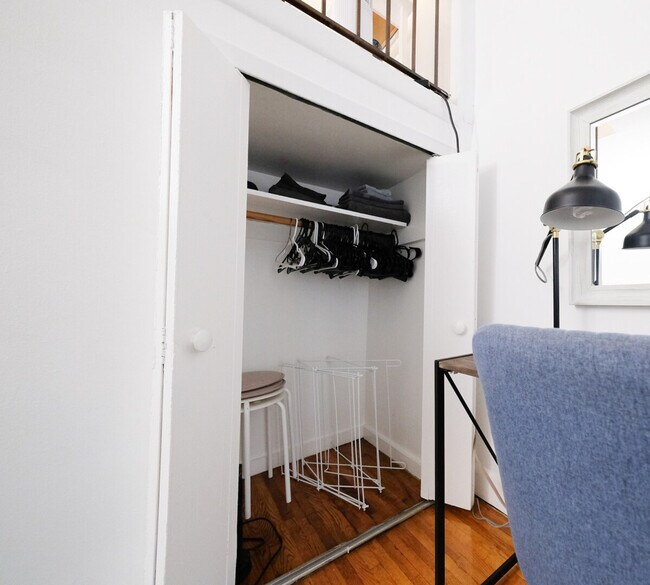 Building Photo - 328 E 74th St