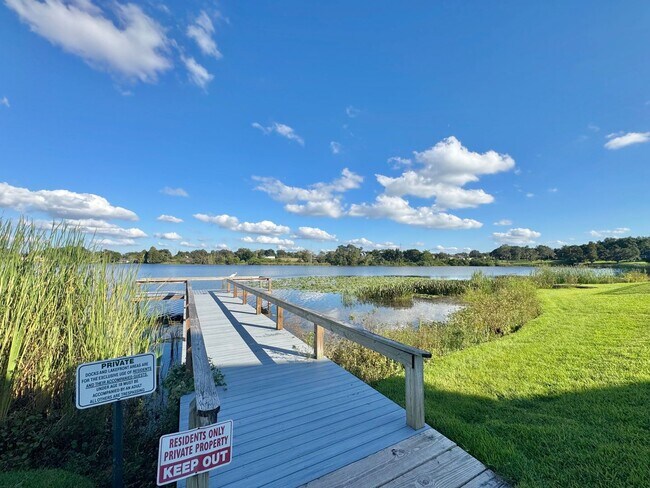 Building Photo - Lake Buckeye Condo