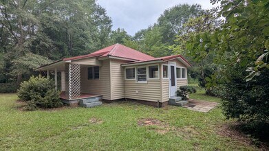 Building Photo - Coming up 810/25 Modest private home