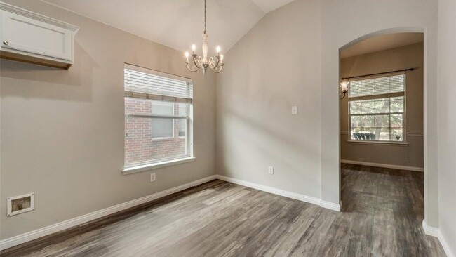 Building Photo - 1021 Cottontail Dr