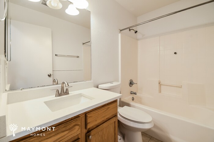 Building Photo - 525 S St Claire